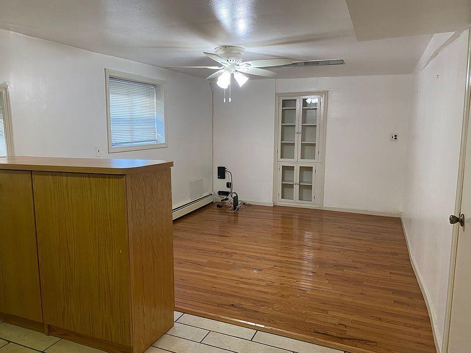 1st image of 29 Valerie Dr Floor 2