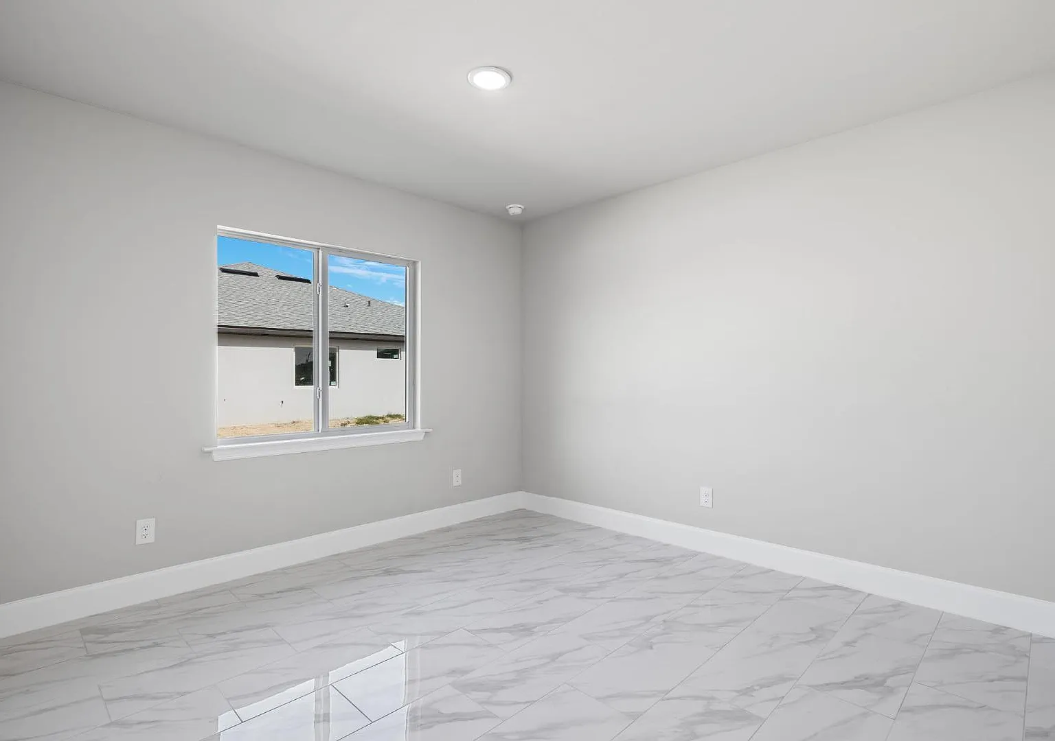 2215 Kenneth Ave S - 2215 Kenneth — Photo 4