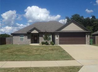 811 E Asher Dr, Rogers, AR 72758
