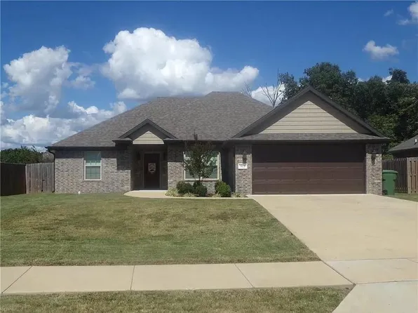 811 E Asher Dr, Rogers, AR 72758