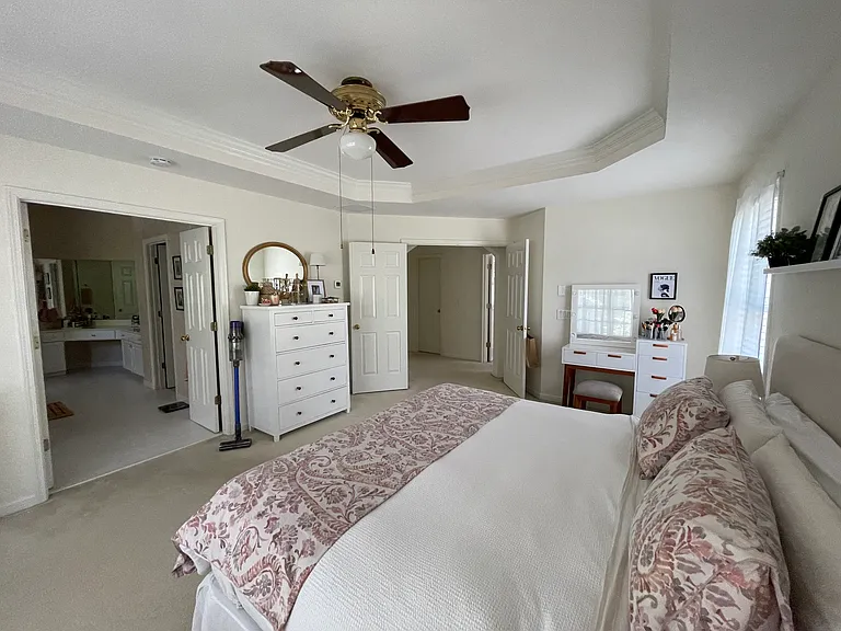 2036 Londonberry Ct — Photo 13
