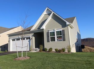 30 Mountain View Ln, Port Murray, NJ