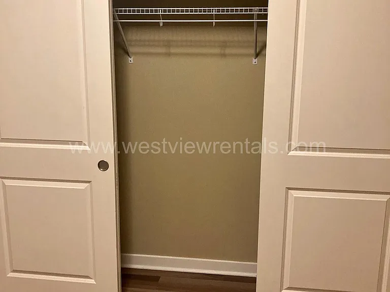 200 E Maple St — Photo 167