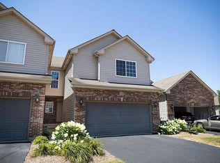 528 Madison Ln, Elgin, IL 60123