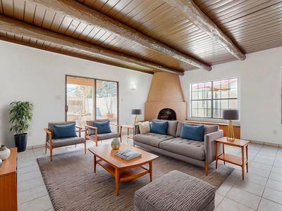 6304 Flor Del Sol Pl NW, Albuquerque, NM, 87120