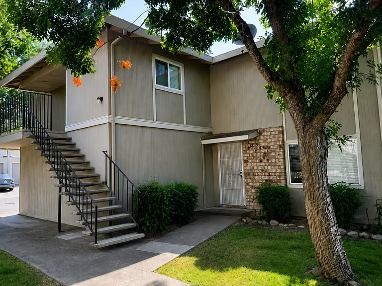 5816 Shadow Creek Dr #3 — Photo 2