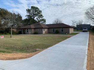 2045 Melanie Ln, Pearland, TX 77581