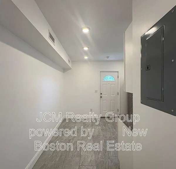 217 Washington St #3R — Photo 4