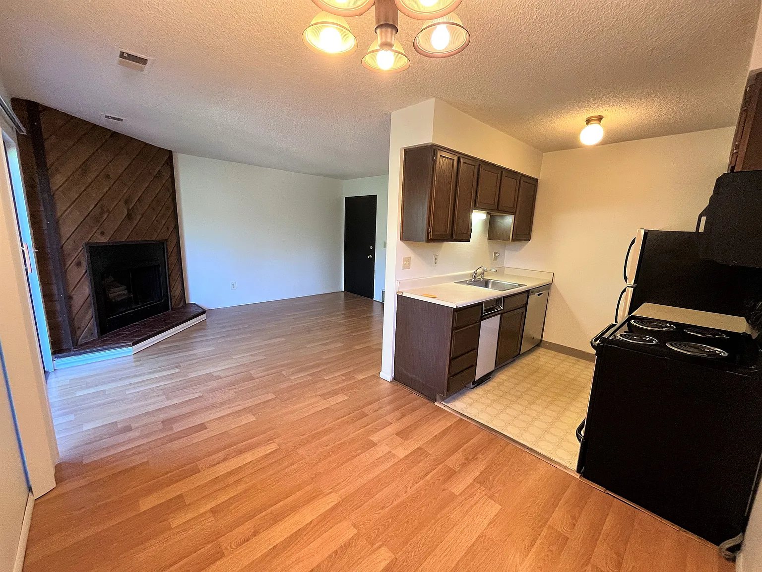 1 bed, 650 sqft, $1,795 — Photo 2