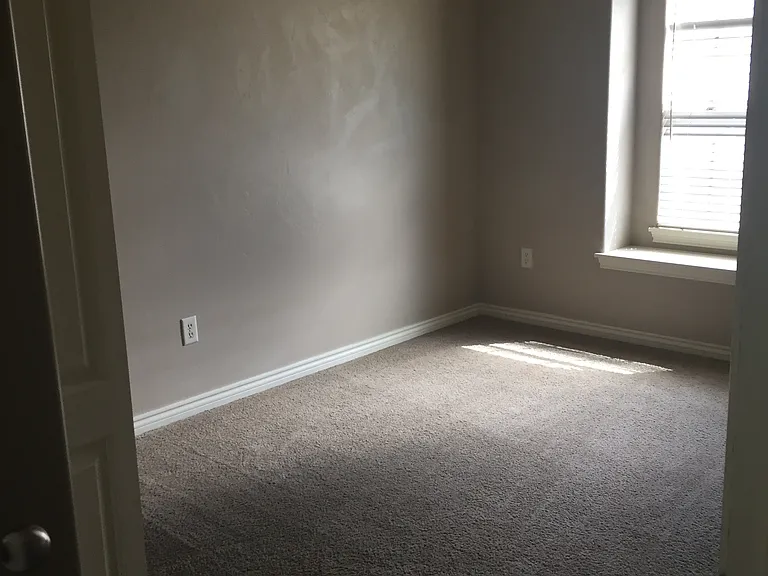 4526 W Brennen St — Photo 7