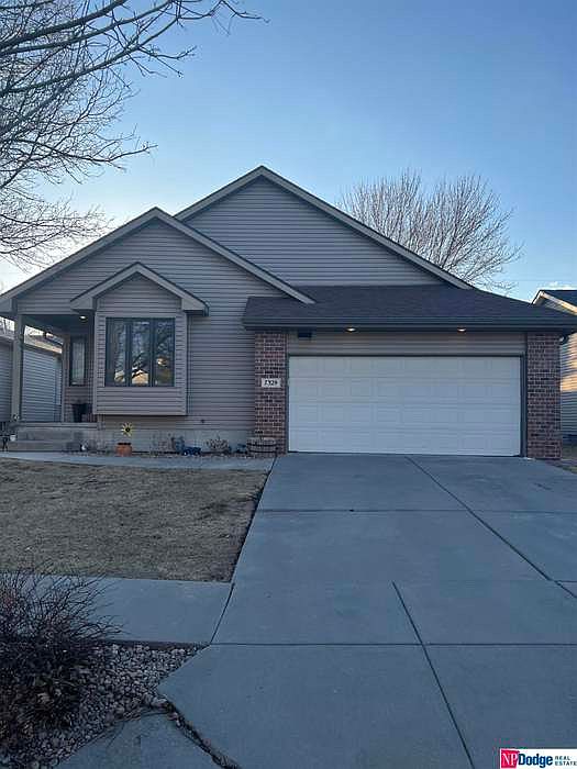 1st image of 7329 Silverthorn Dr