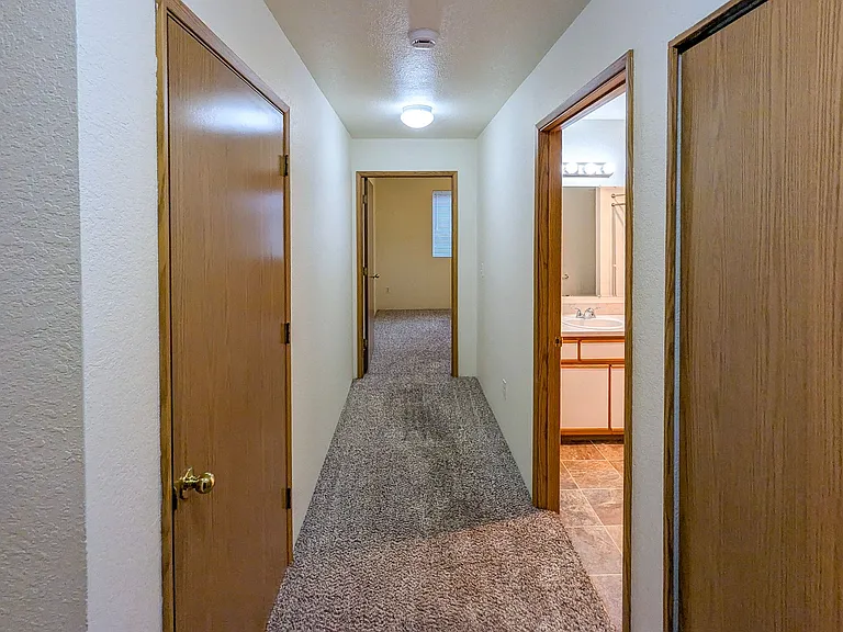 North Salem Apartment Complex With Washer/Dryer! ~ Camelot — Photo 10