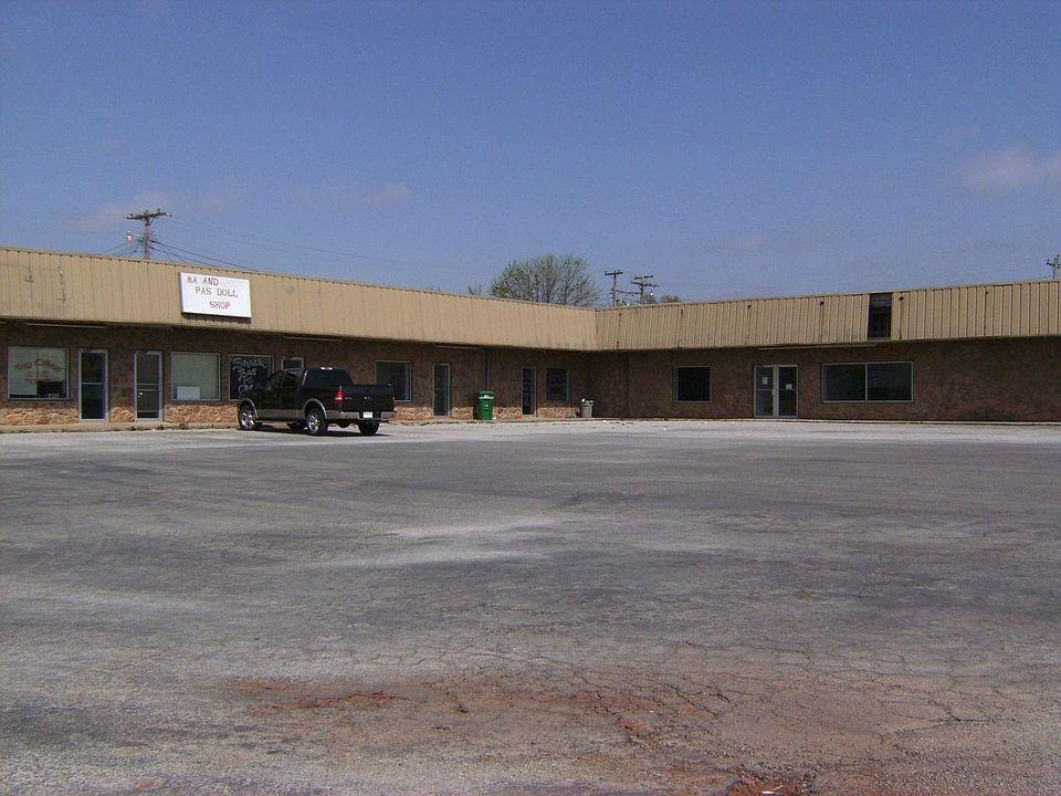 2nd image of 109 Village Mall