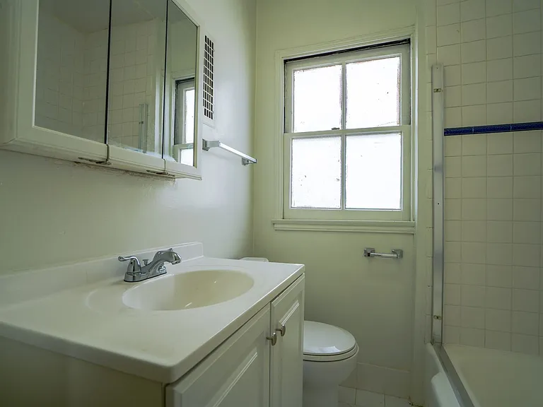 8551-8561 Holloway Dr — Photo 3