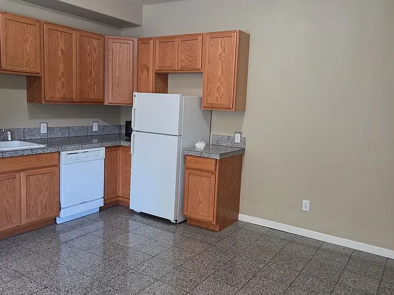 20800 W Willow Springs Dr — Photo 15
