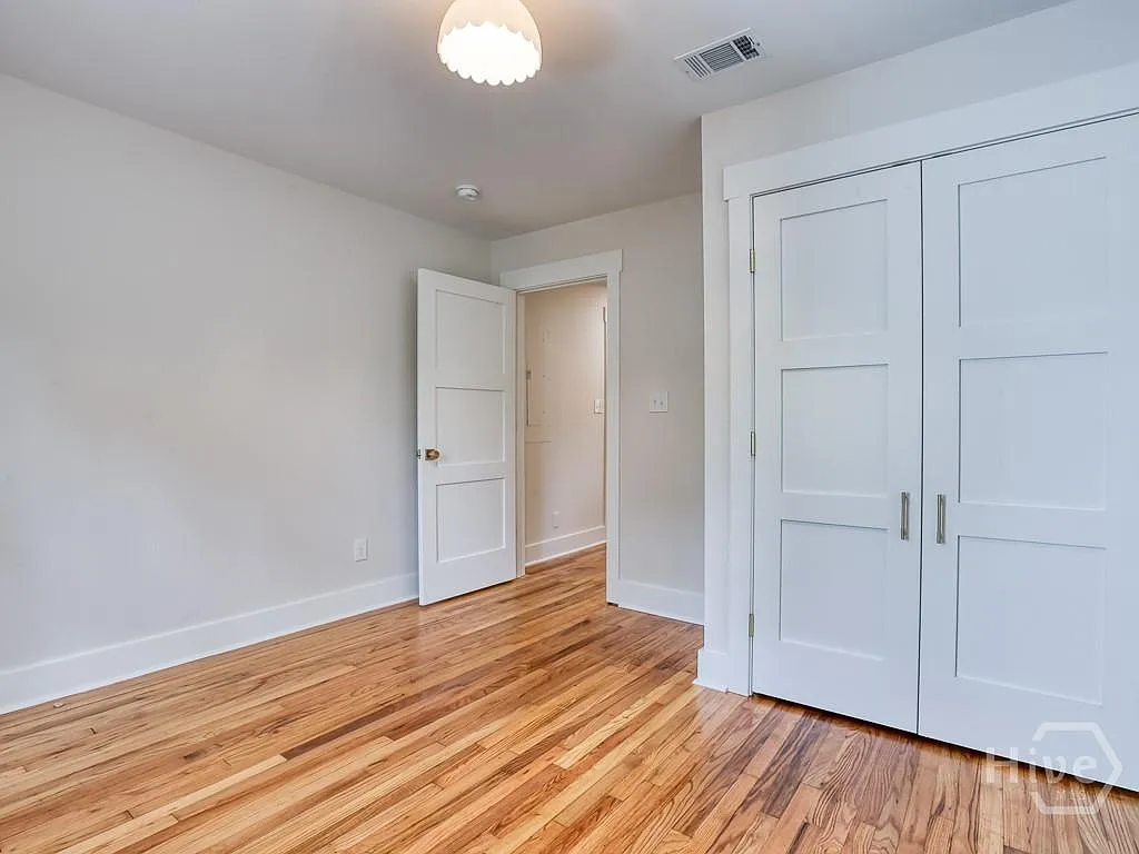 2 bed, 948 sqft, $1,975 — Photo 4