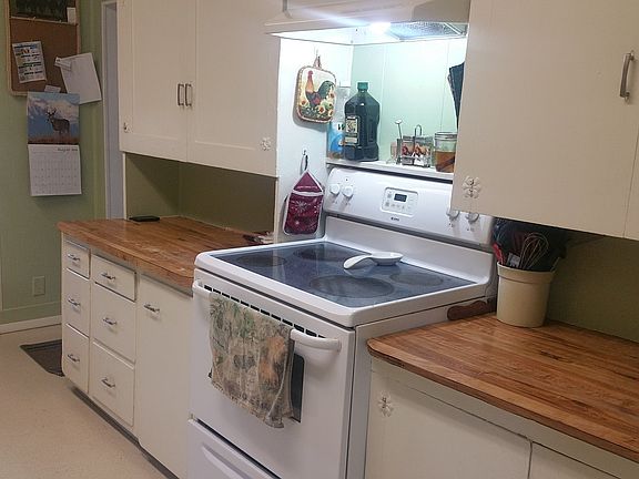 2nd image of 112 W Oak St
