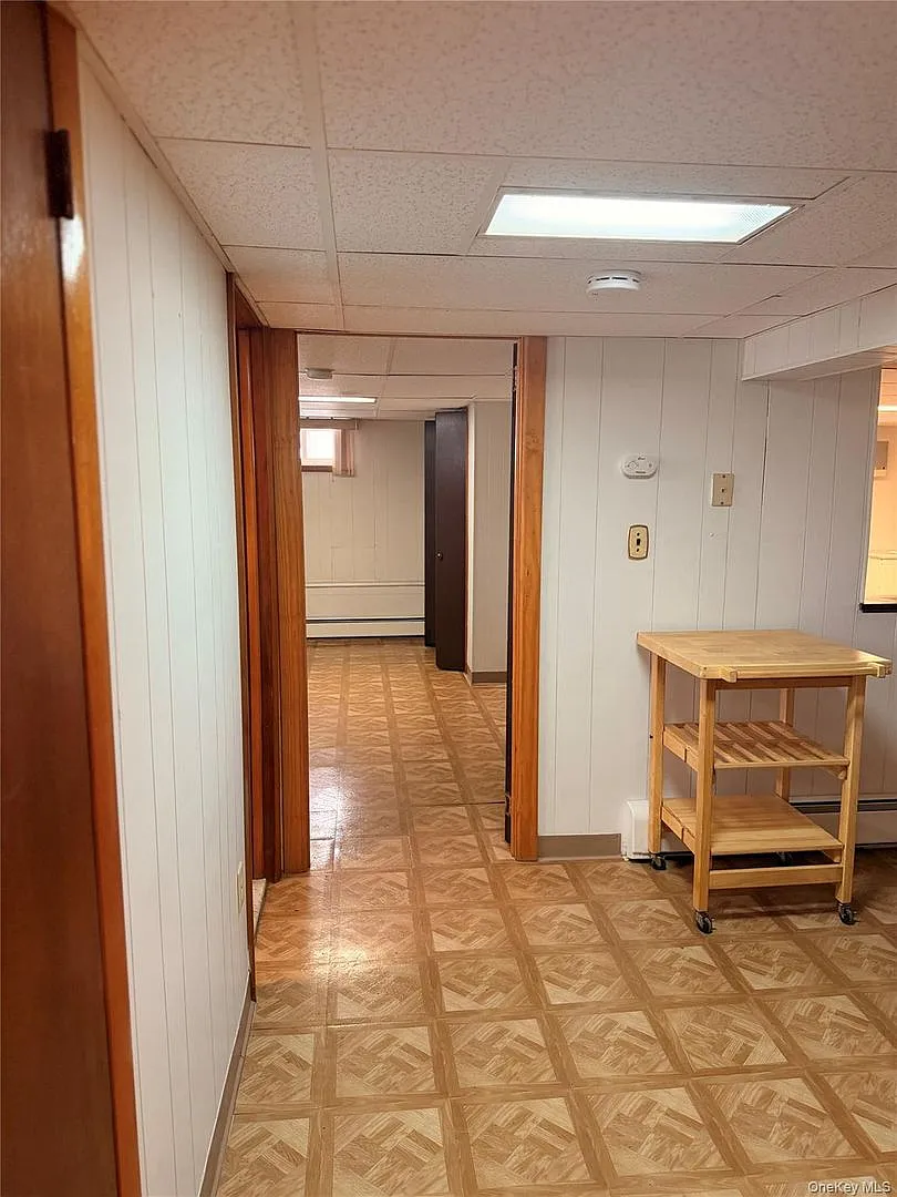 1 bed, 1.0 bath, 4100 sqft, $1,550 — Photo 3