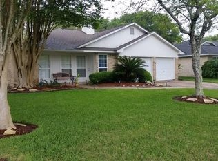 3890 Clover Dr, Alvin, TX 77511