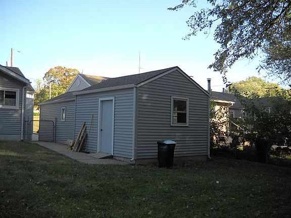 3rd image of 112 N Carlisle Ave