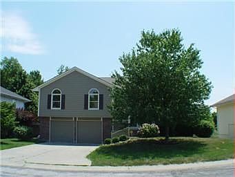 4th image of 508 NE Wood Ct