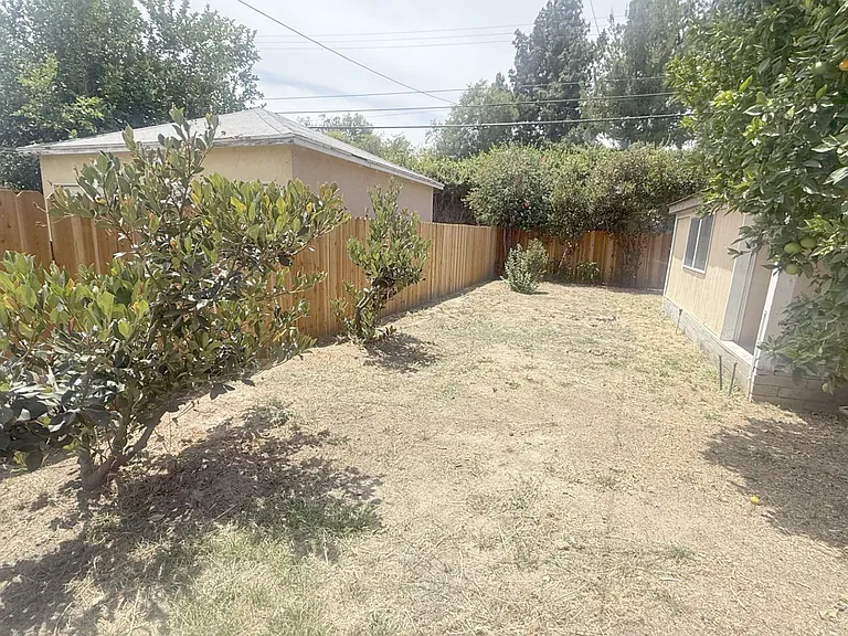 6243 Blucher Ave — Photo 30