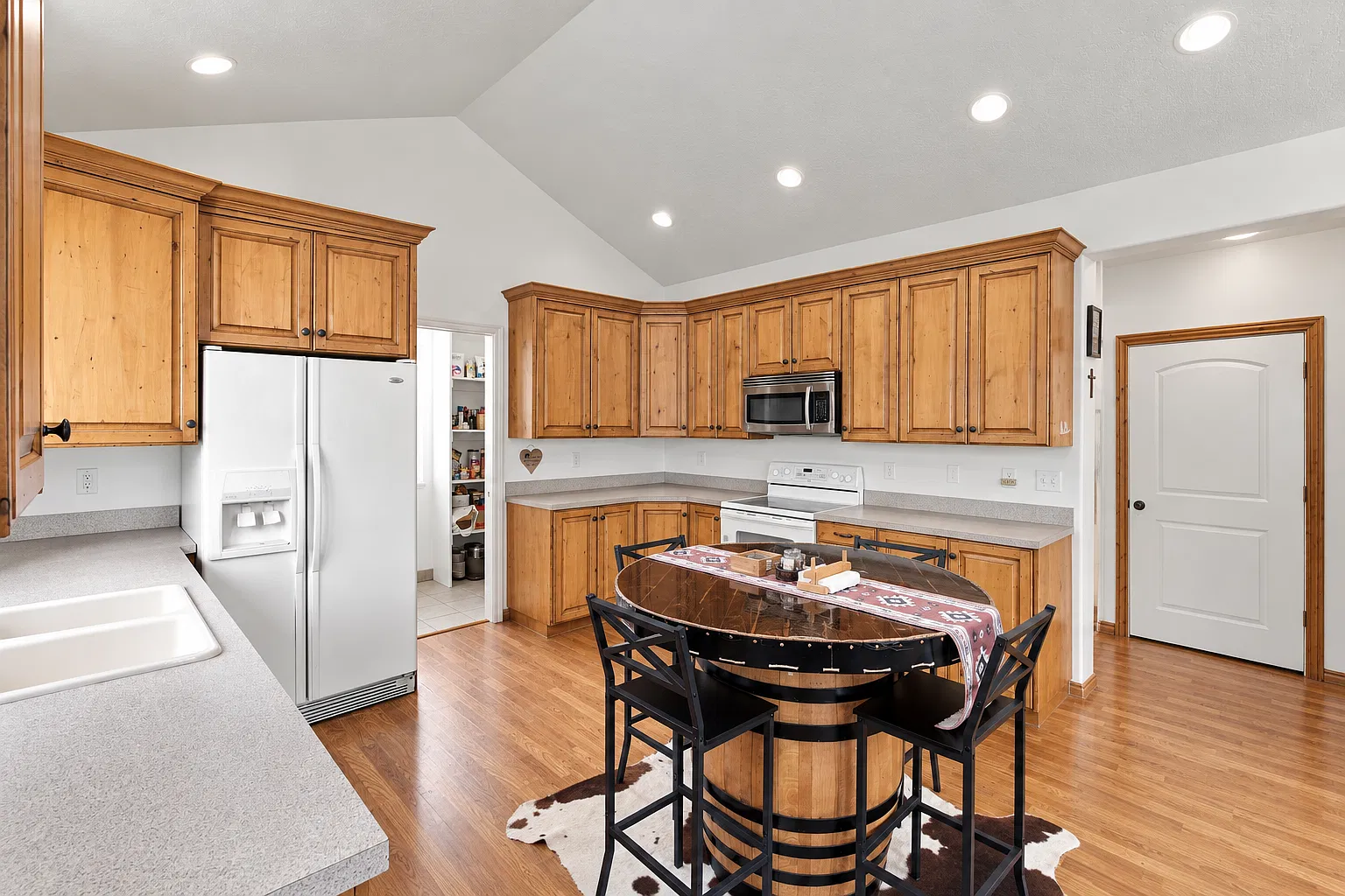 3 bed, 2.5 bath, 1478 sqft, $2,350 — Photo 4