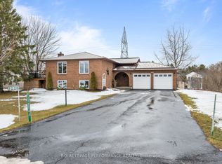 7028 Shadow Ridge Dr, Ottawa, ON K4P 1B7