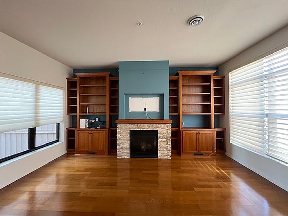 4th image of 270 4th St E Unit 401