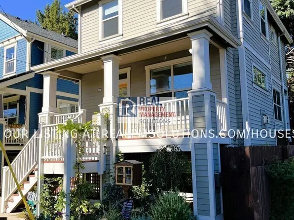 207 N Stafford St #A, Portland, OR 97217