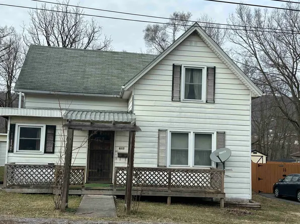 617 Main St, Narrows, VA 24124