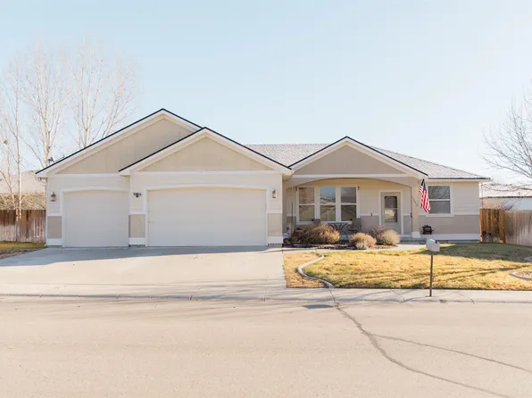 1510 NE Cinder Loop, Mountain Home, ID 83647