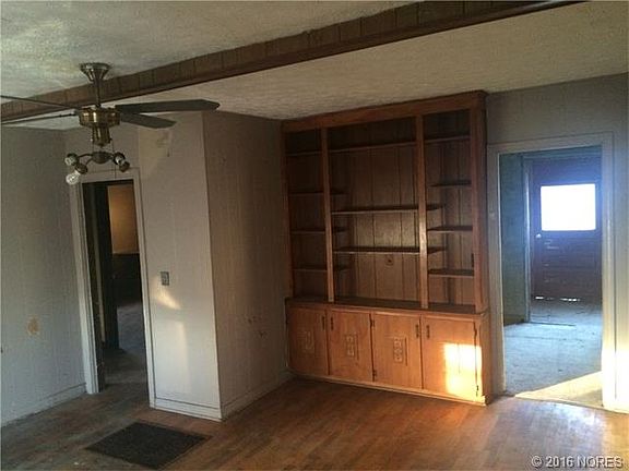 4th image of 115 N McCloud Ave