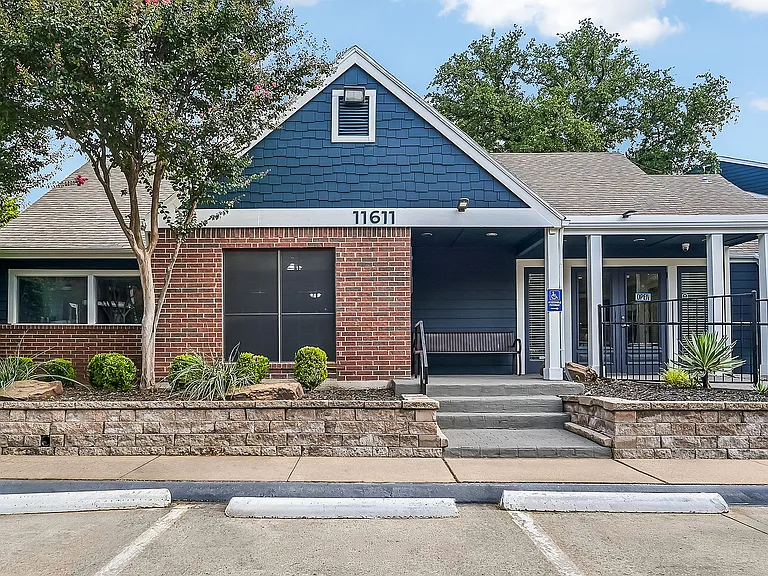 Eastgrove Apartments