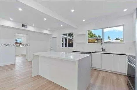 5701 SW 41st St — Photo 3