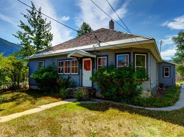307 E Marten St #303, Banff, AB T1L 0A1