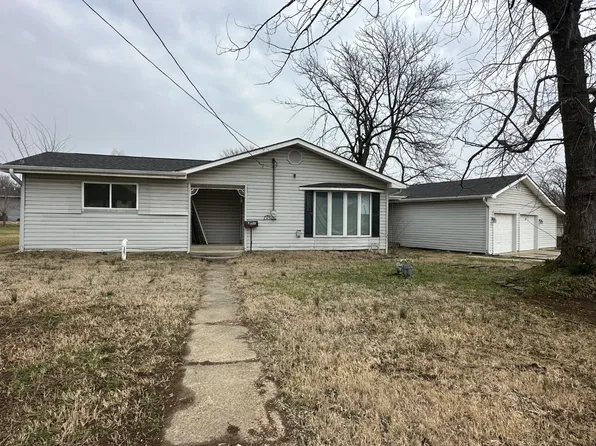 1320 Charles St, Humboldt, KS 66748