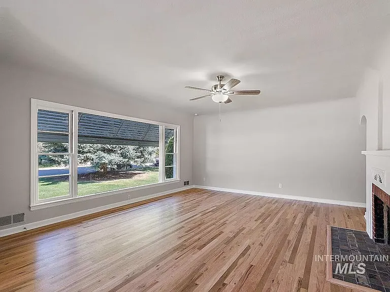 1103 S Johnson St — Photo 3
