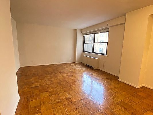 3rd image of 300 W 55th St APT 5W