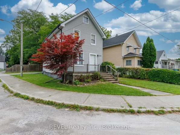 4317 Buttrey St, Niagara Falls, ON L2E 2X1