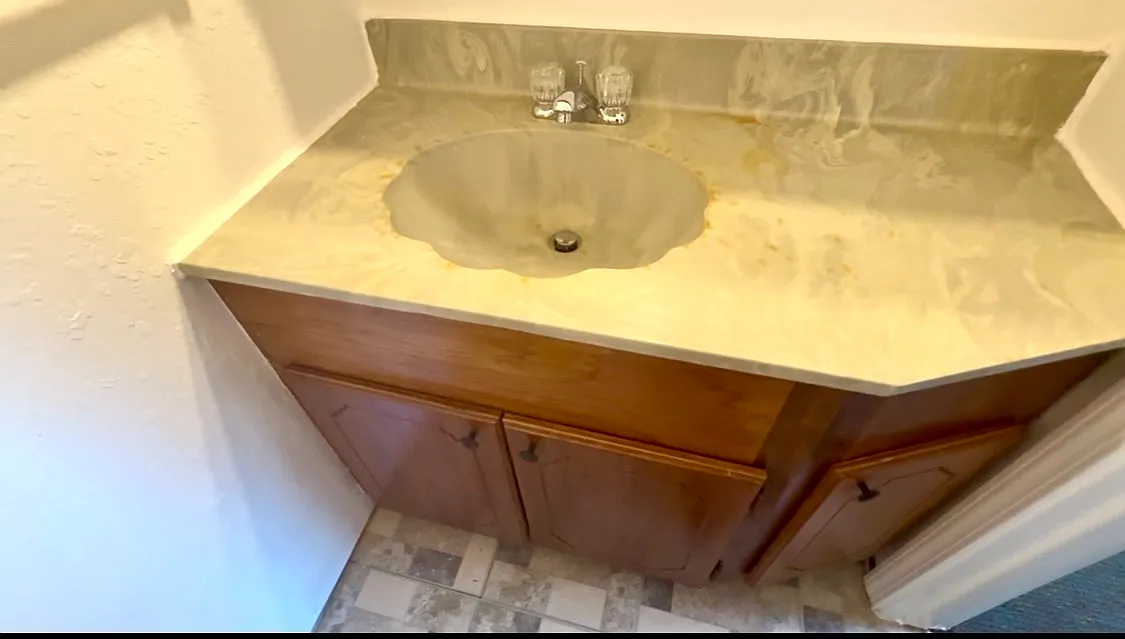 2 bed, 1.5 bath, 900 sqft, $825 — Photo 3