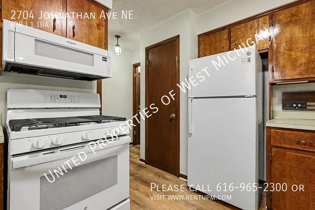 Market Title: Available Now! | 4 bedroom, 1.5 Bathroom Single Family Home Near Knapps Corner | Su... — Photo 4