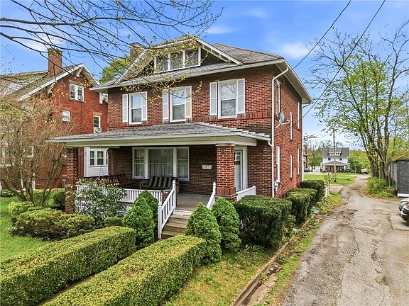 2nd image of 896 Alcoma St