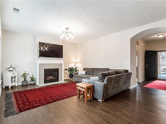 4th image of 1481 Newman Dr