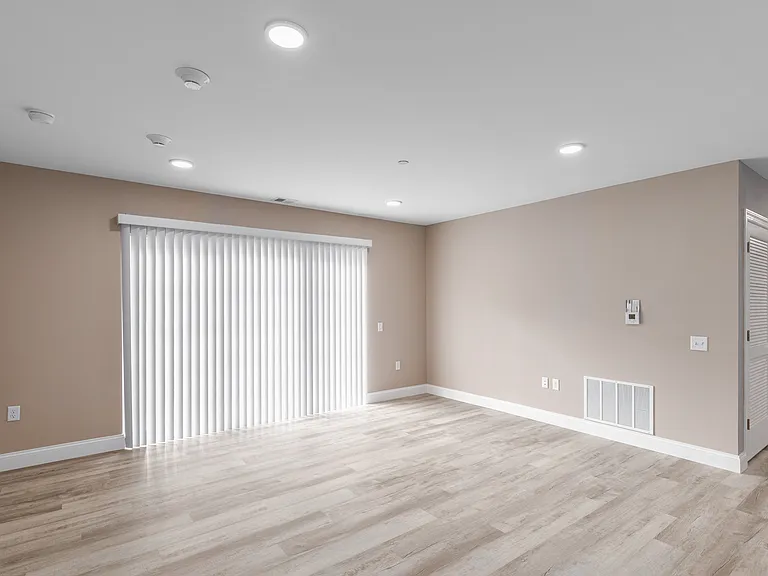 French Park Apartments — Photo 10