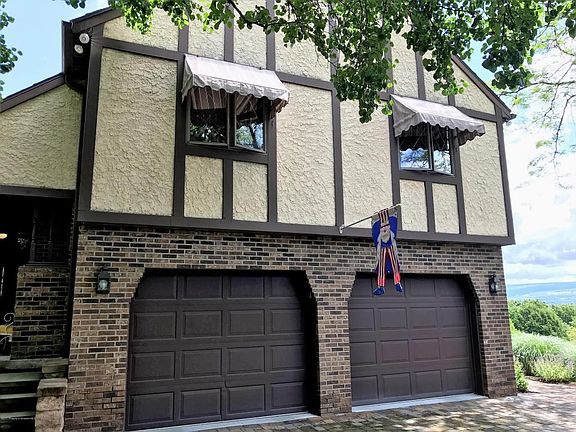5th image of 204 Amherst Dr