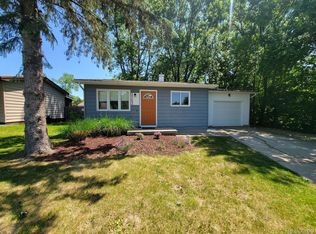 2153 Sandalwood Dr, Burton, MI 48519