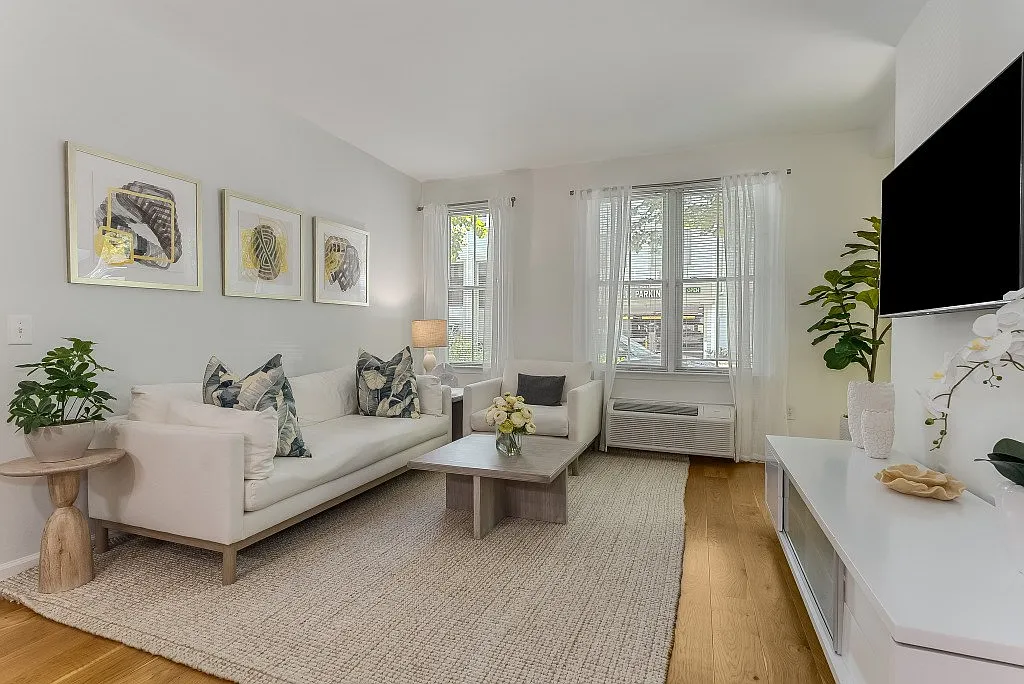 Pier Village Apartments — Photo 2