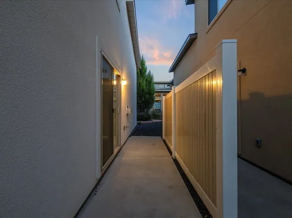 Verraso Village Townhomes