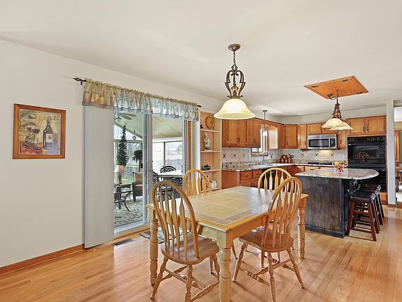 4th image of 13160 Blackstone Ln
